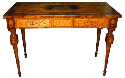 A Splendid 18th Century Italian Walnut Marquetry Table No. 2018 A Splendid 18th Century Italian Walnut Marquetry Table No. 2018