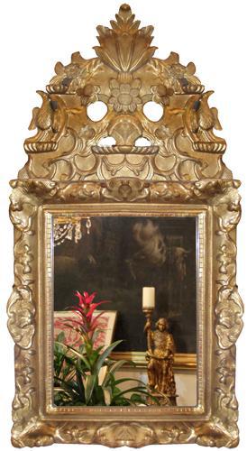 An Elegant Diminutive 18th Century Italian Giltwood Mirror No. 3673 An Elegant Diminutive 18th Century Italian Giltwood Mirror No. 3673