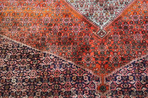 A Vintage Persian Wool Rug No. 4301 A Vintage Persian Wool Rug No. 4301