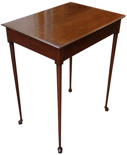 An 18th Century English Mahogany English Side Table No. 4340 An 18th Century English Mahogany English Side Table No. 4340