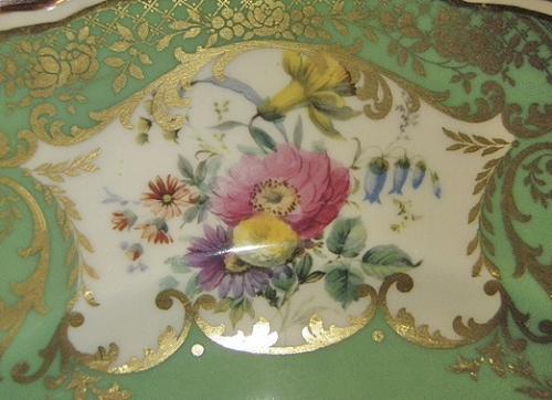 A Set of Twelve Early 20th Century Royal Doulton Dinner Plates No. 3759