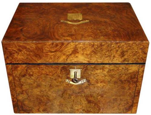 An Elegant 19th Century English Burl Wood Travel Box No. 3505