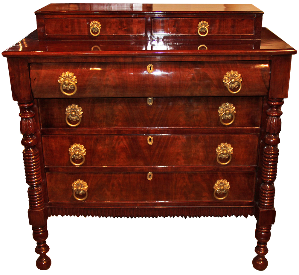An Early 19th Century Federal Mahogany Chest of Drawers No. 4410