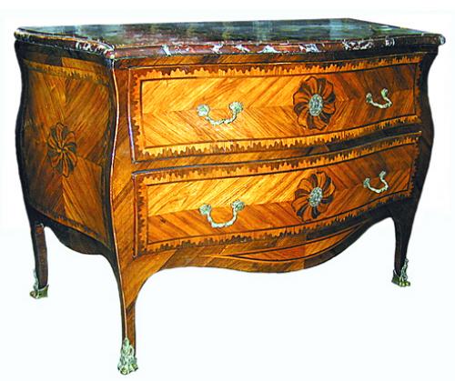 An Extremely Rare 18th Century Two-Drawer Bombé Serpentine Commode No. 133